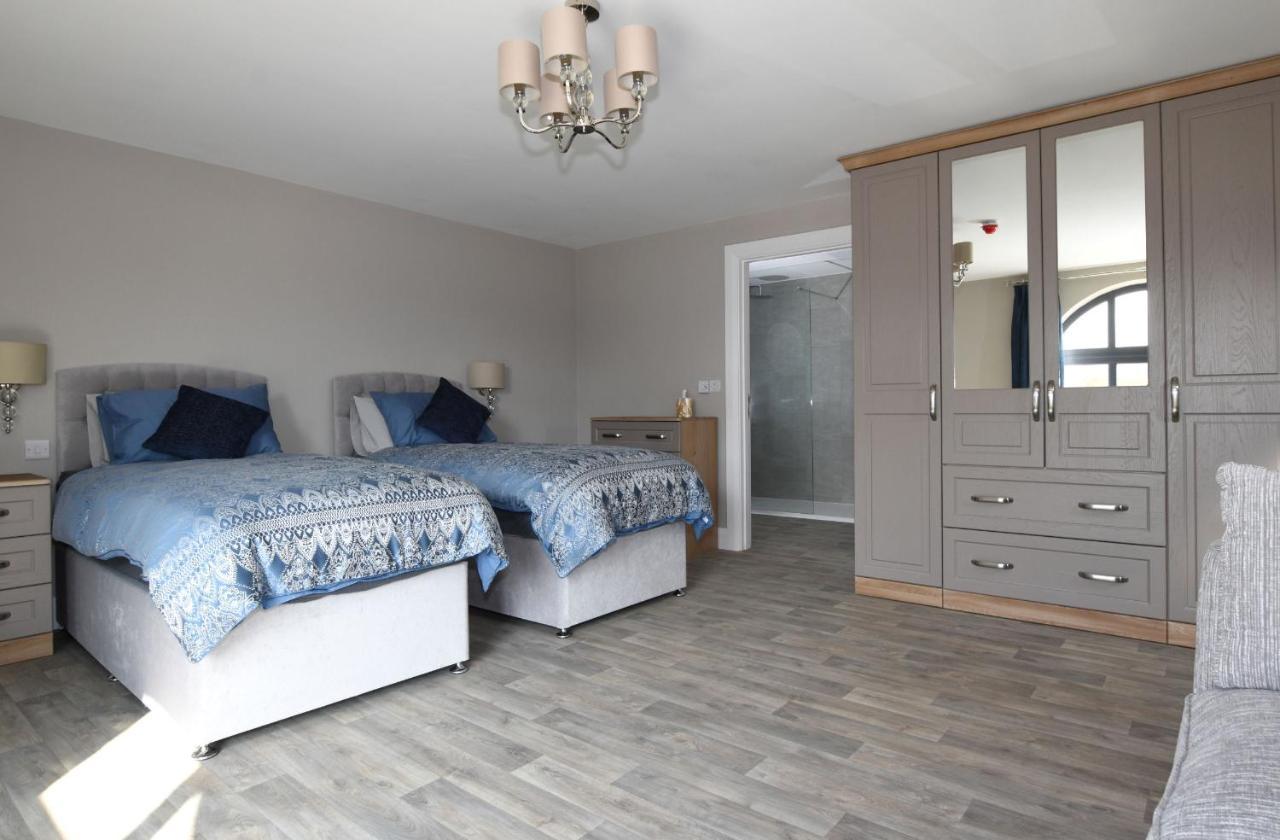 Homestead Hillsborough Guest Rooms Экстерьер фото