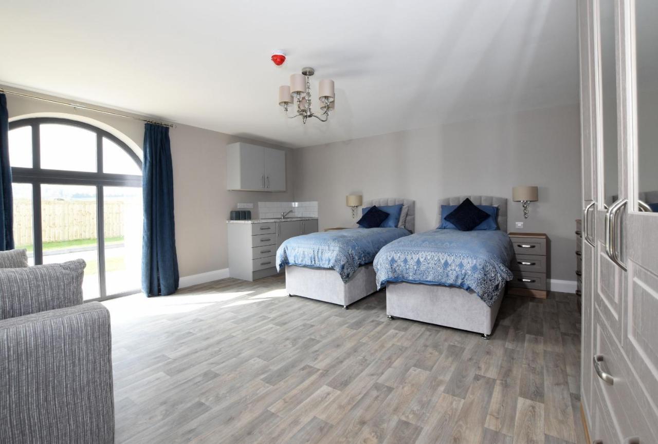 Homestead Hillsborough Guest Rooms Экстерьер фото